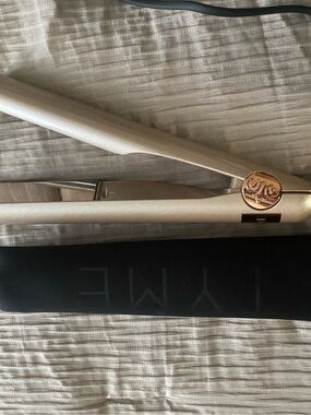 TYME Pearl White Flat Iron with Rose Gold Accent